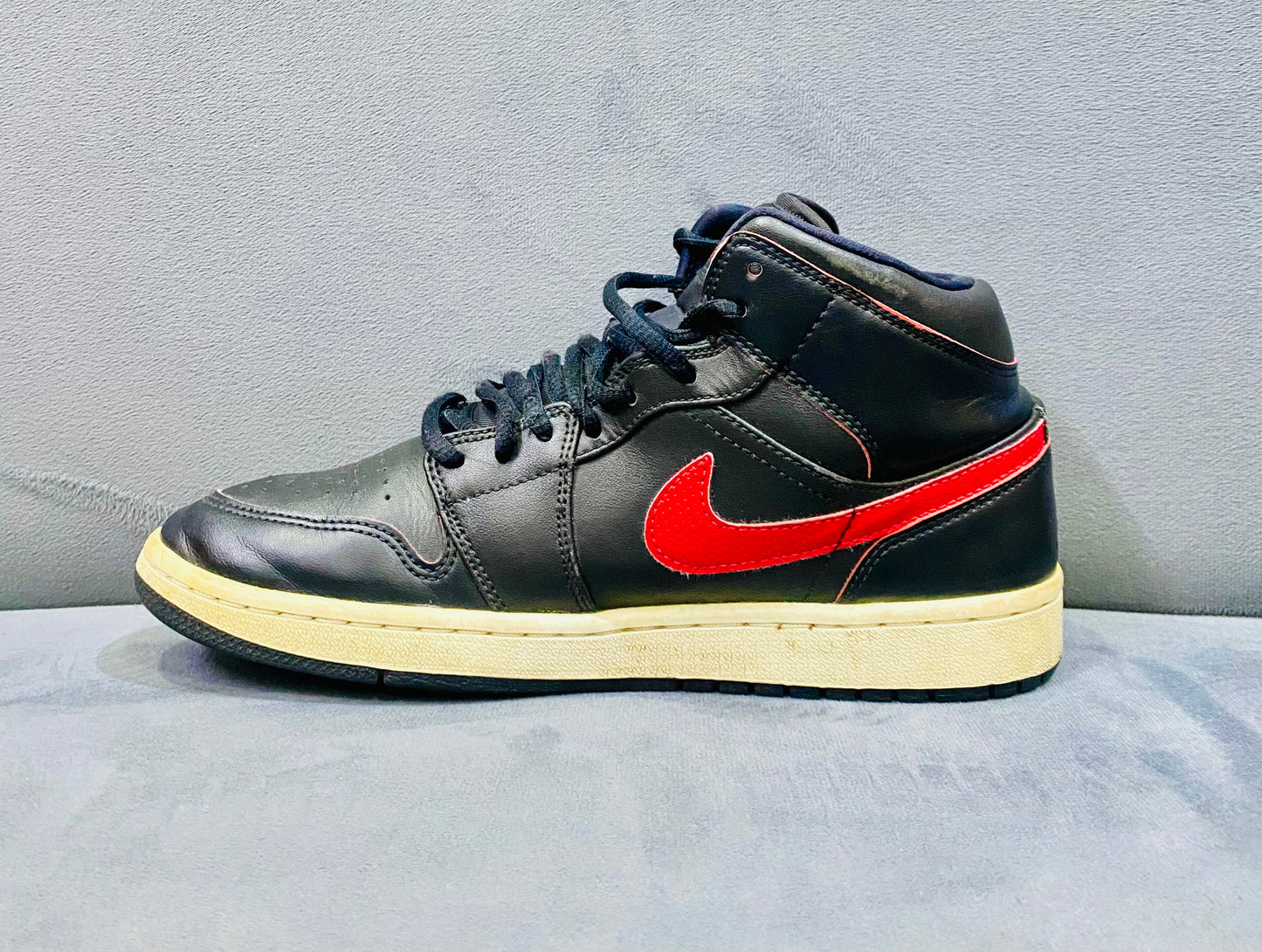 NIKE AIR JORDAN 1 MID RETRO BLACK🥶