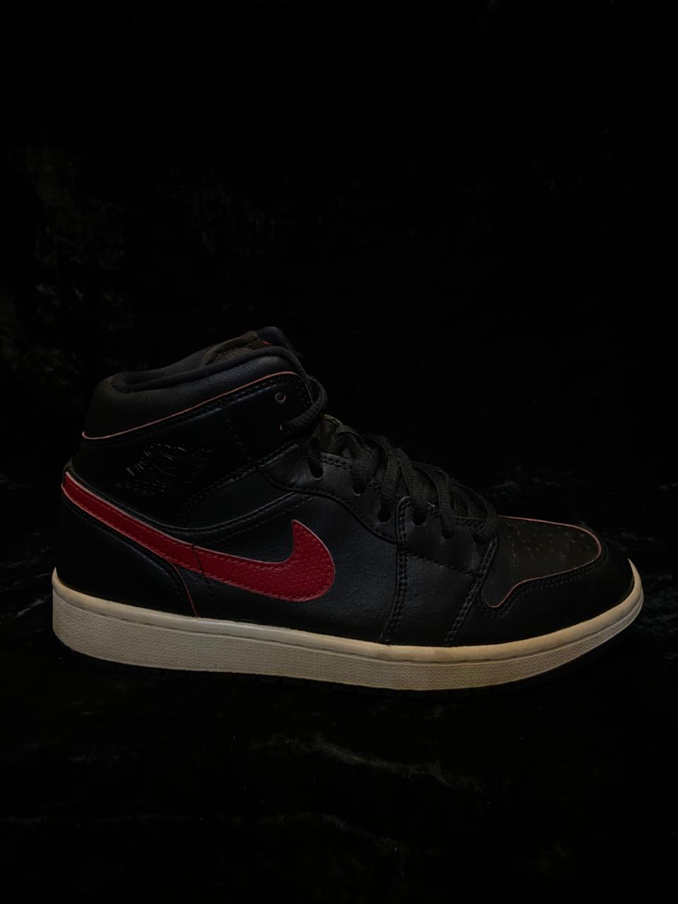 NIKE AIR JORDAN 1 MID RETRO BLACK🥶