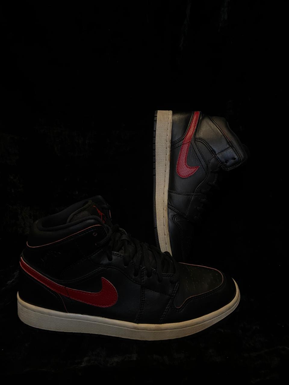 NIKE AIR JORDAN 1 MID RETRO BLACK🥶