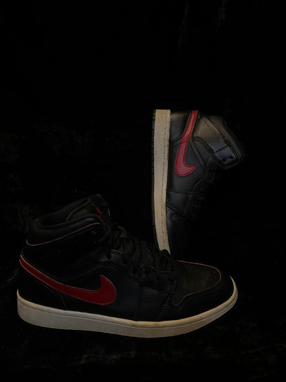 NIKE AIR JORDAN 1 MID RETRO BLACK🥶