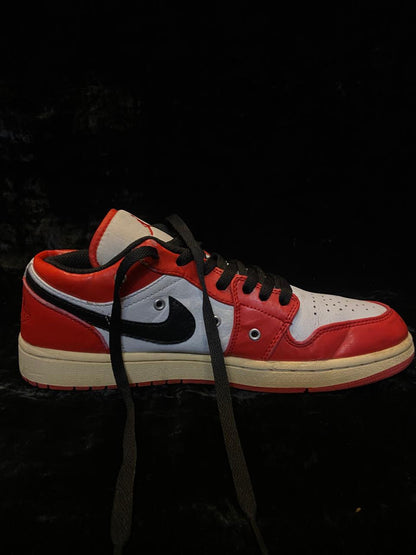 NIKE AIR JORDAN 1 LOW👽