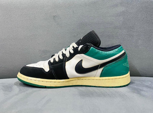 NIKE AIR JORDAN 1 LOW MYSTIC GREEN🤑