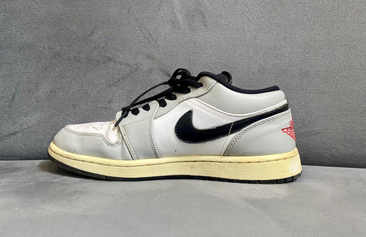 NIKE AIR JORDAN 1 LOW LIGHT SMOKE GREY☠️